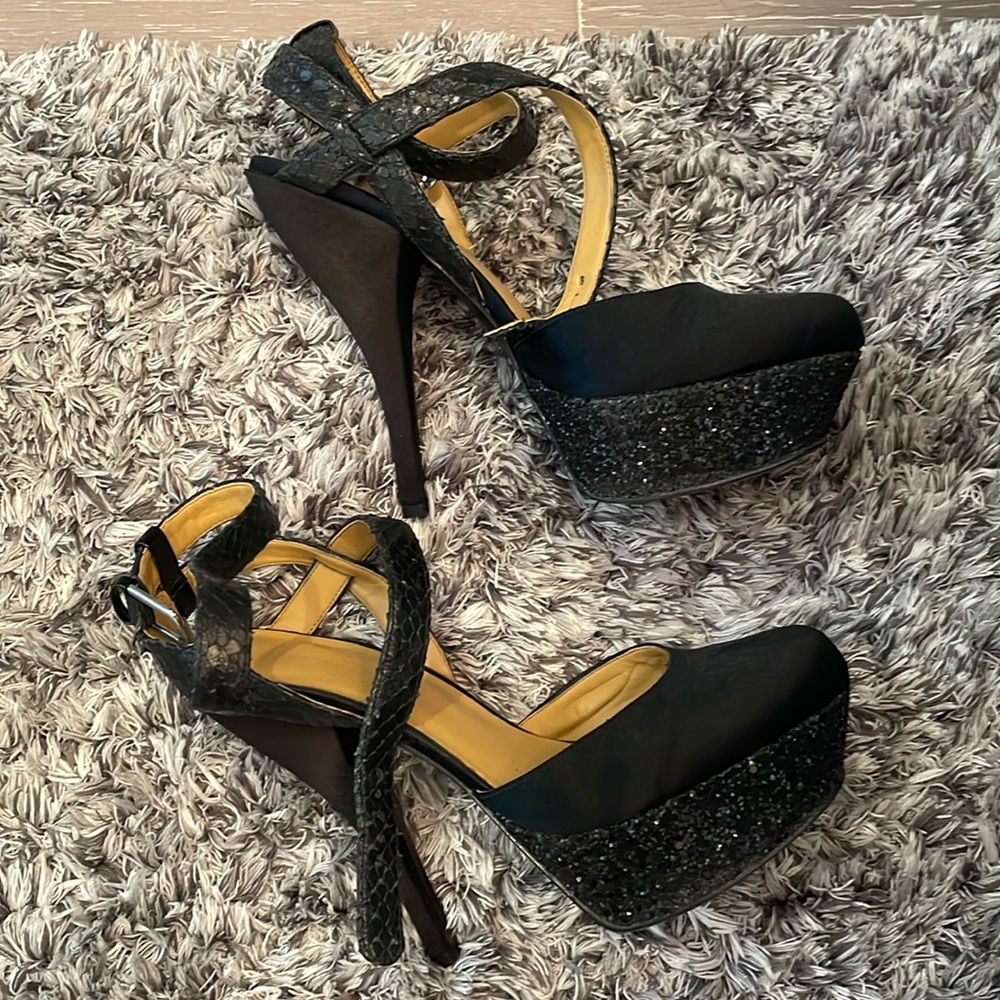 Nine Wear Black Heels